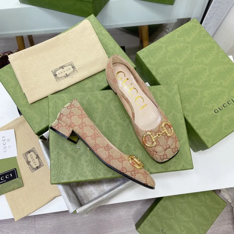 Flat-Heel Pump(Female)