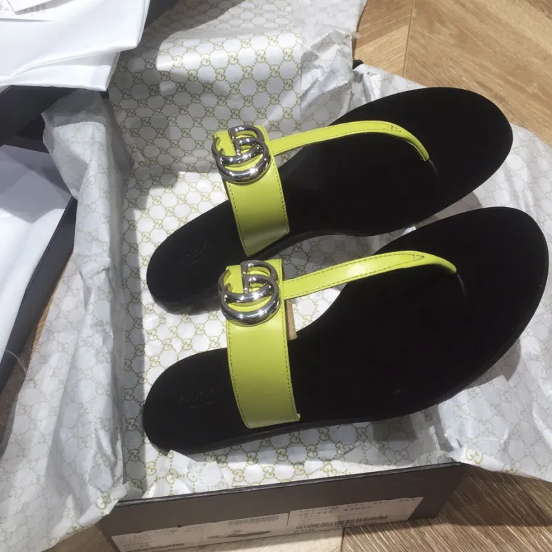Leather Thong Sandal with Double G(Female)