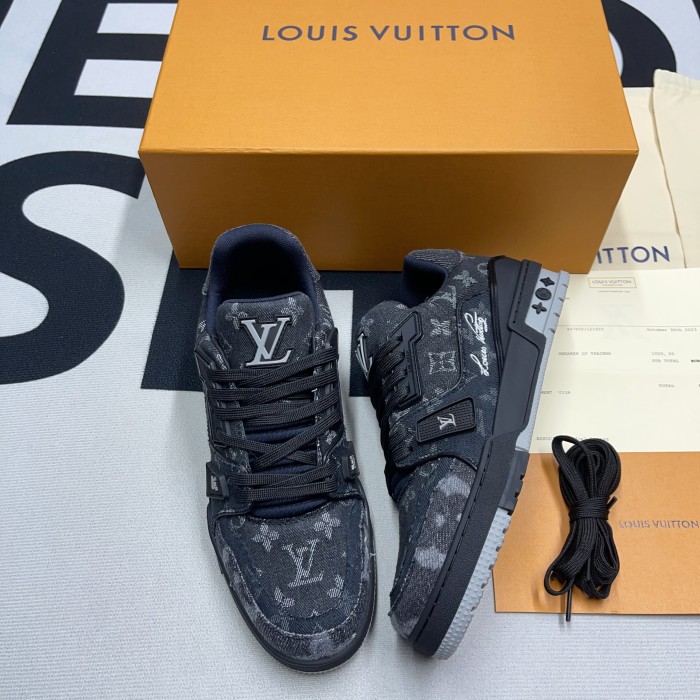 LV Trainer Sneaker(Unisex)