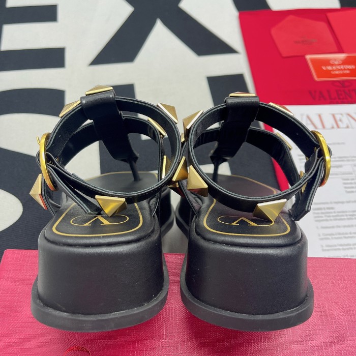 Rockstud Flat Sandal(Female)