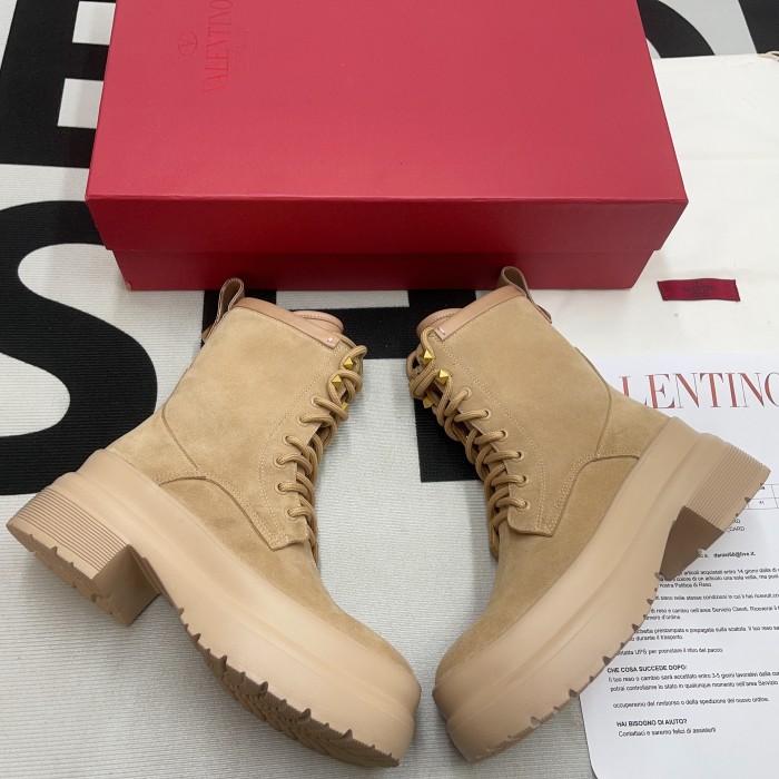 Roman Stud Suede Combat Boot(Female)