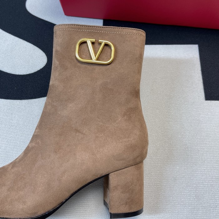 VLOGO Signature Calfskin Ankle Boot(Female)