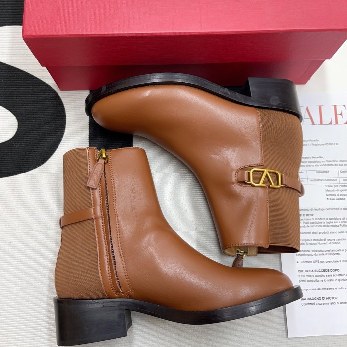 VLOGO Signature Calfskin Ankle Boot(Female)