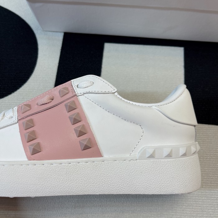 Rockstud Untitled Sneaker(Female)