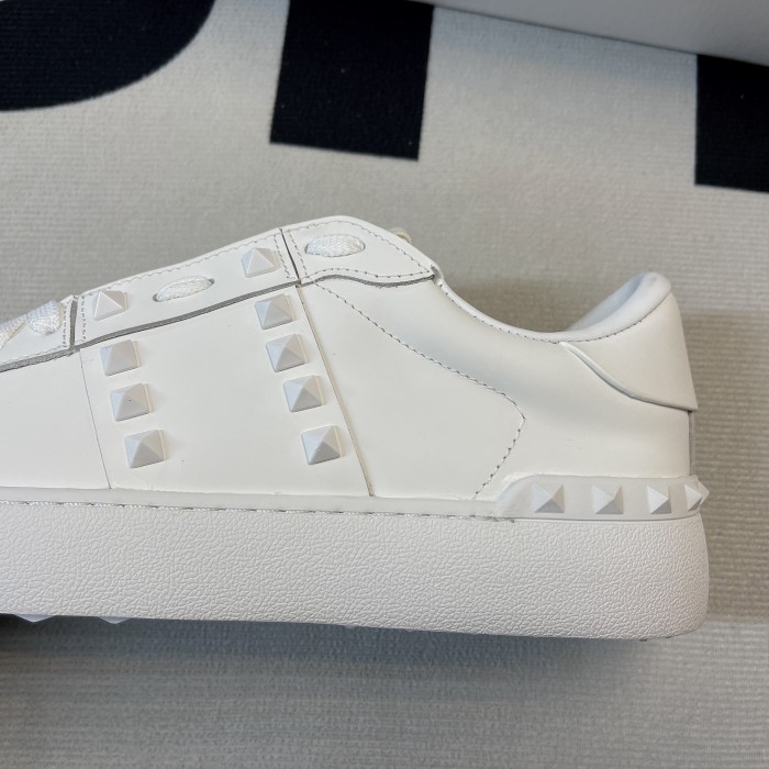 Rockstud Untitled Sneaker(Unisex)