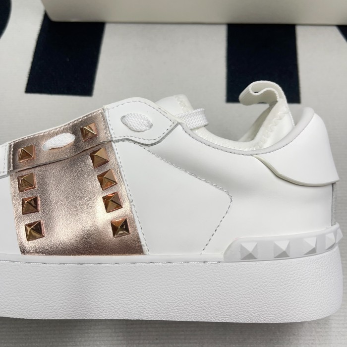 Rockstud Untitled Sneaker(Unisex)