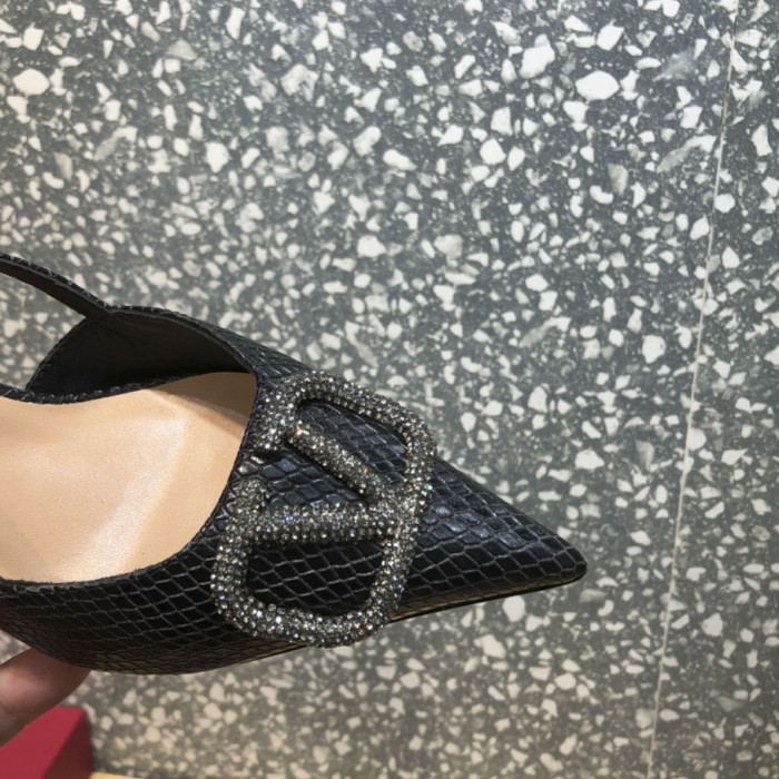 VLOGO Signature SlinGback Pump(Female)