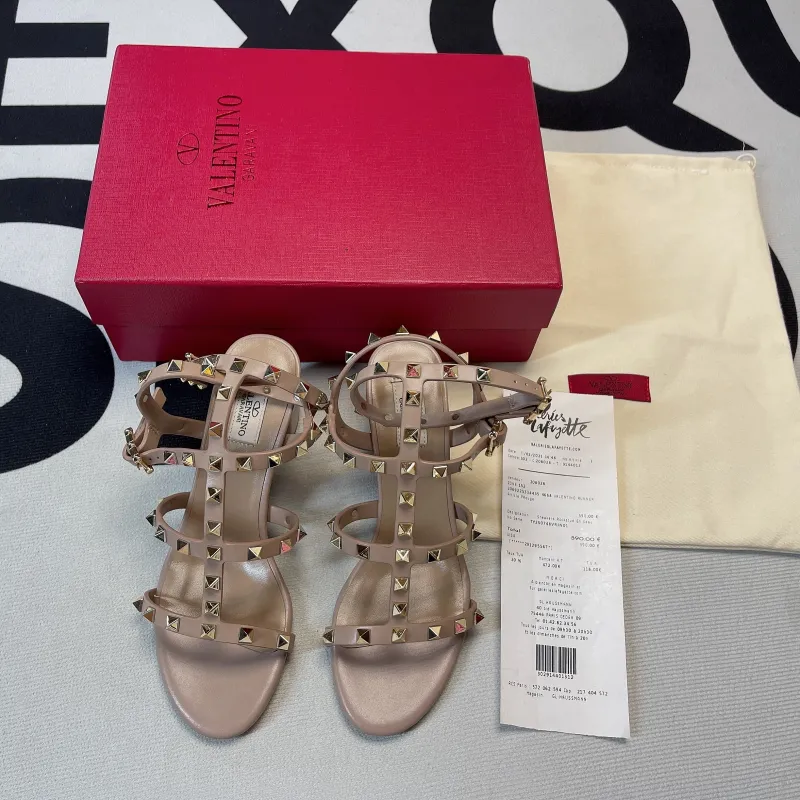 Rockstud Calfskin Ankle Strap Sandal(Female)