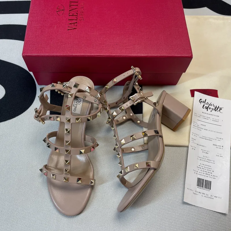 Rockstud Calfskin Ankle Strap Sandal(Female)