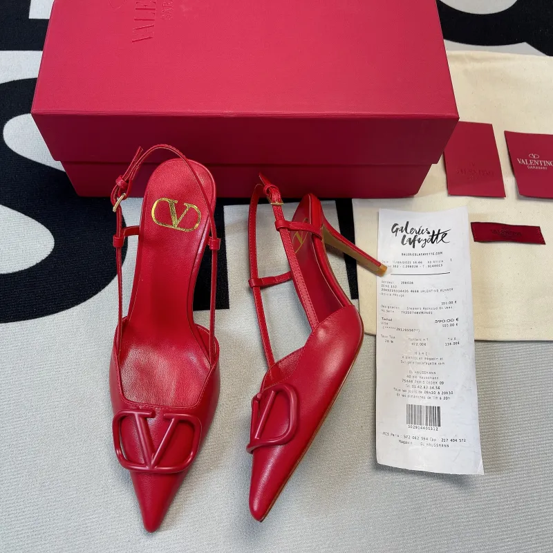 VLOGO Signature Calfskin Slingback Pump(Female)