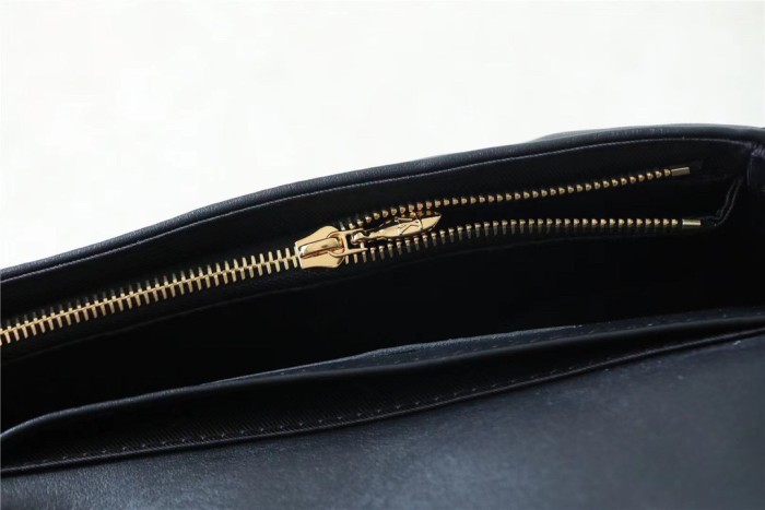 Wallet On Strap(2012*6)-046