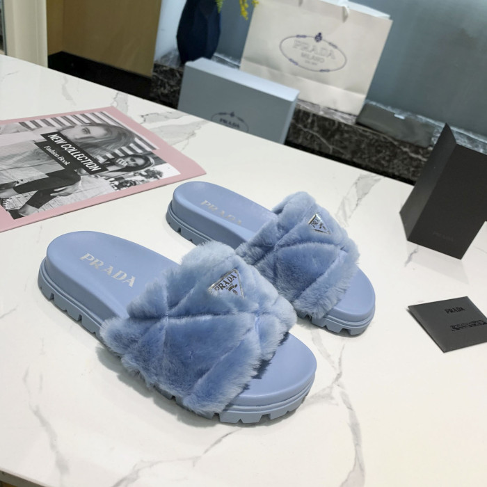 Prada Quilted Slides(Female)