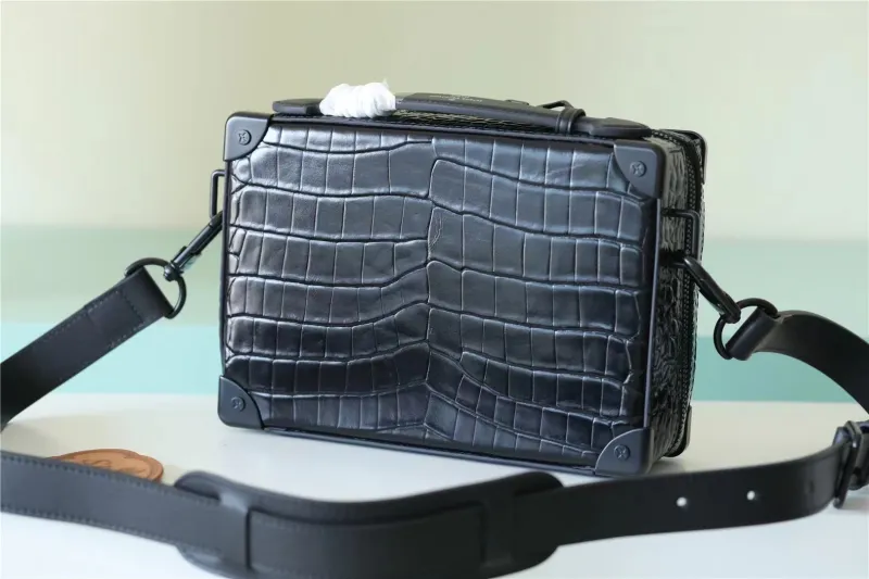 Soft Trunk(21.5*15*7)-027