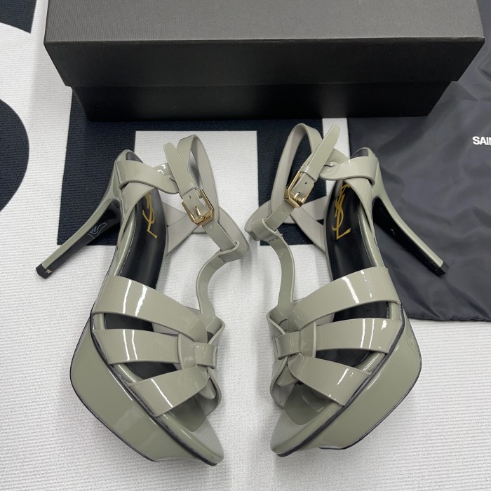 Tribute Platform Sandals(Female)