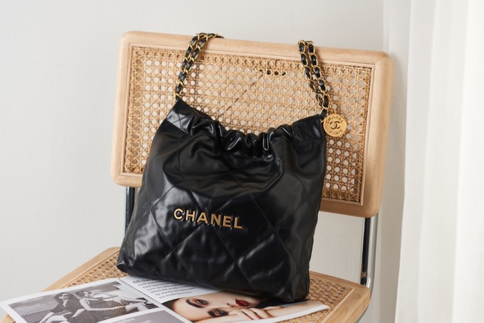 Chanel 22 Handbag(34.5*8*37cm)-008