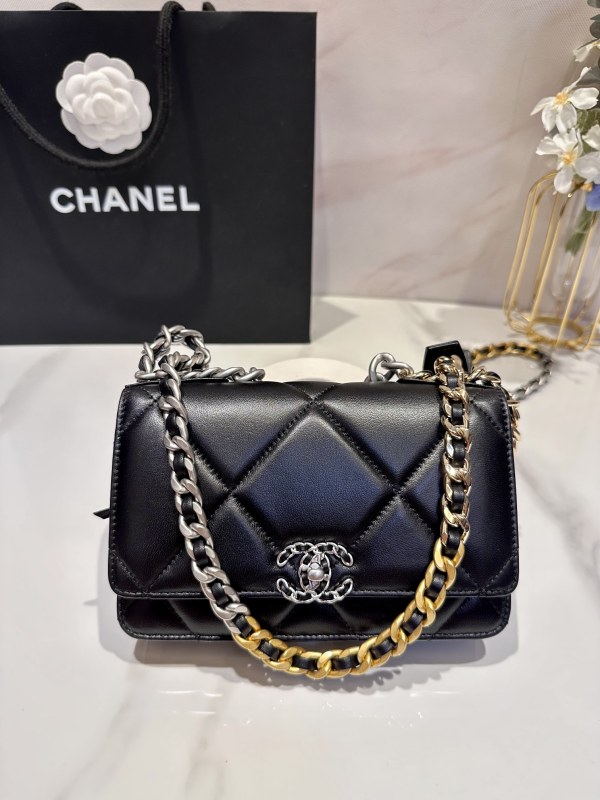 Chanel 19 Flap Bag(19.2*3.5*12.3cm)-016