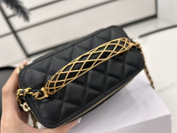 Chanel 23A Woc Box bag with Handle(17*9.5*8cm)-086