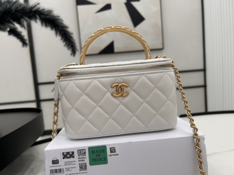Chanel 23A Woc Box bag with Handle(17*9.5*8cm)-086