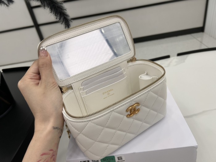 Chanel 23A Woc Box bag with Handle(17*9.5*8cm)-086