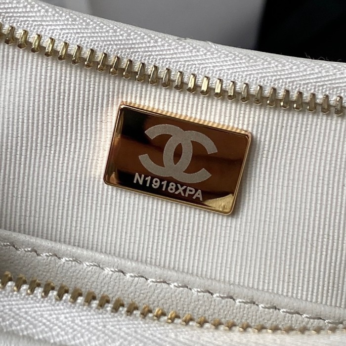 Chanel 23K Hobo Bag with Chain Strap(23.5*13.5*5.3 cm)-037