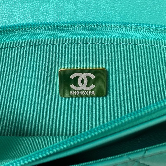 Chanel 23A Woc with Handle(19cm)-086
