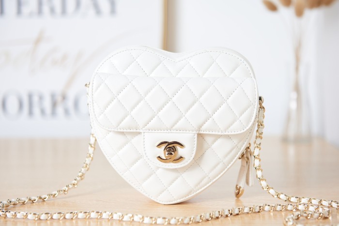 Chanel Heart Bag 22S(18*16.5*6.5cm)-036