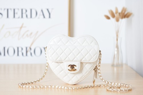 Chanel Heart Bag 22S(18*16.5*6.5cm)-036