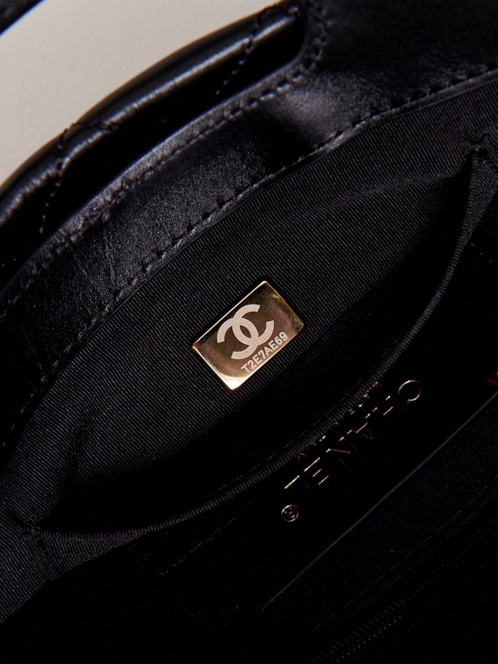 Chanel 23S Messenger Bag(26*18.5*8cm)-037