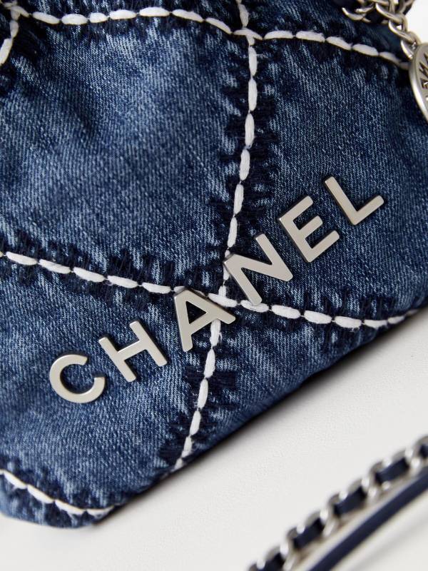 Chanel 22 Handbag Mini(20*19*6cm)-017