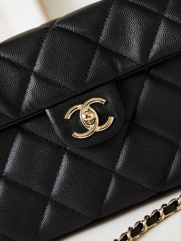Chanel Kelly Shoulder Bag 24P(21*16*9.5cm)-018