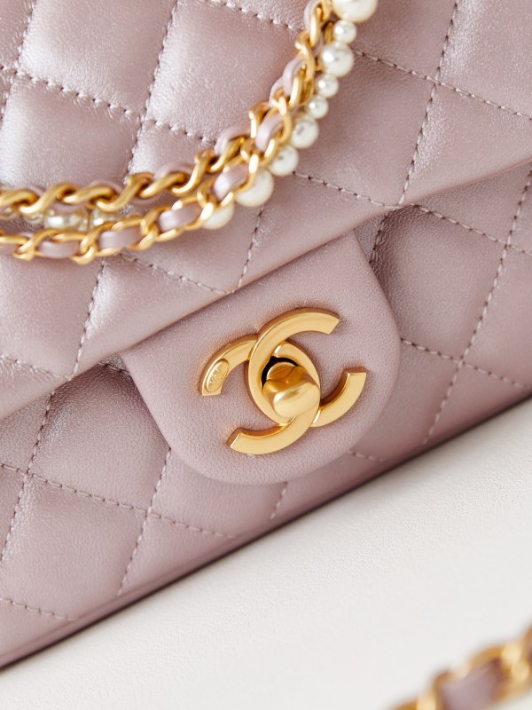 Chanel 24P Flap Mini(17*12.5*5cm)-018