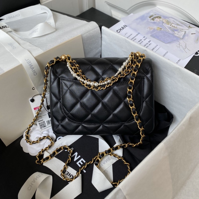 Chanel 24P Flap(19.5*14.5*7.5cm)-038