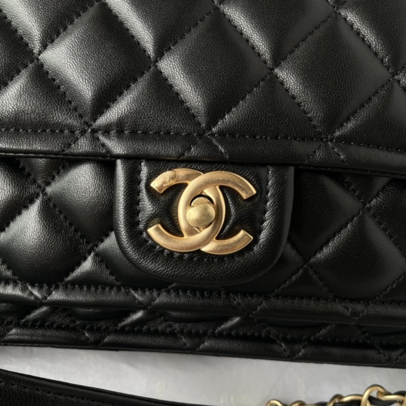 Chanel 24C Messenger Bag(24*18*7cm)-018