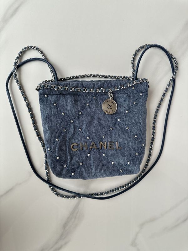 Chanel 22 Handbag Mini(20*19*6cm)-037