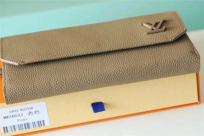 Zippy Wallet(20*10*2cm)