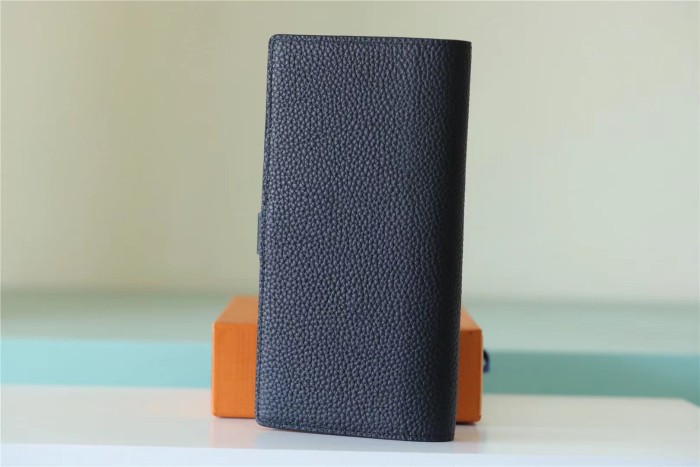 LV Vertical Wallet(19*10*1.7cm)