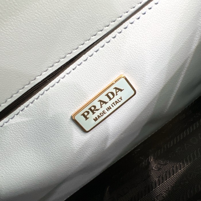 Prada Emblème Saffiano Shoulder Bag(22*15*6cm)-089