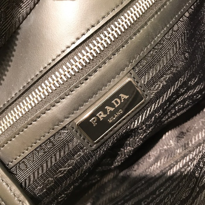 Medium Prada Brique Saffiano Leather Bag(22*16*6cm)-089