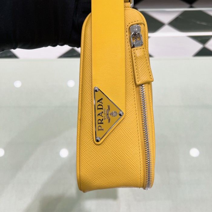 Prada Triangle Saffiano Leather Bag(25*14*9cm)-088