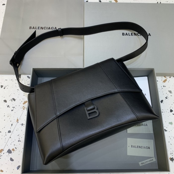 Women's Downtown Medium Shoulder Bag in Black(32*20.8*15.5cm)-059