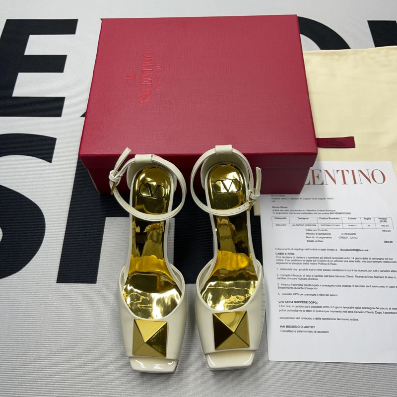 Valentino Garavani Tan-Go Platform Pump in Patent Leather(Female)