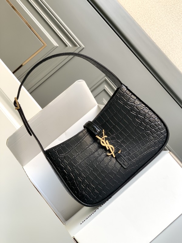 LE 5 À 7 in Crocodile-Embossed Shiny Leather(23*16*6.5cm)-006