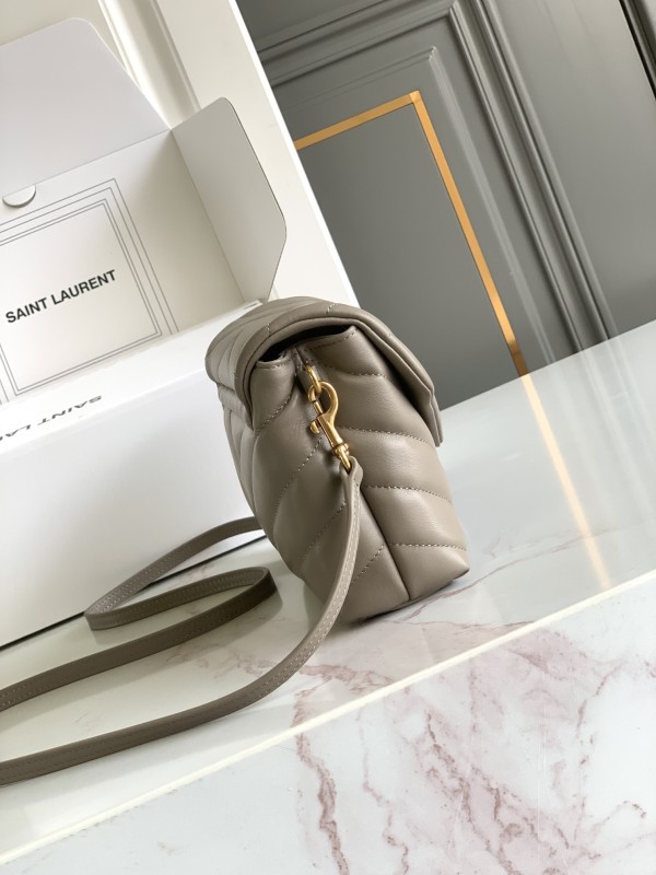 Toy LOULOU in Quilted Leather( 20*14*7.5cm)-056