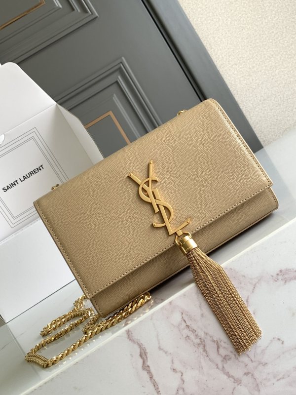 KATE Small Tassel in Grain De Poudre Embossed Leather(20*12.5*5cm)-085