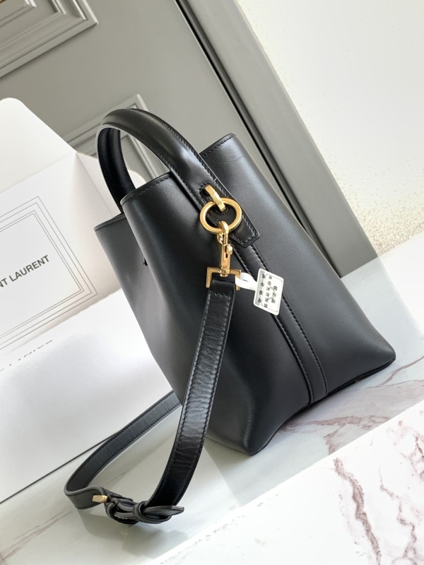 LE 37 Small in Shiny Leather(17*20*13cm)-057