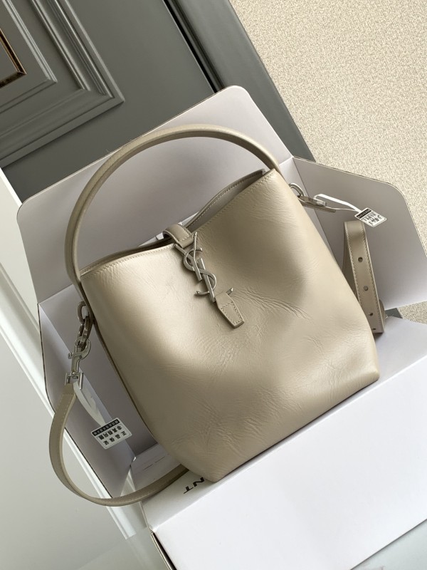 LE 37 Small in Shiny Leather(17*20*13cm)-057