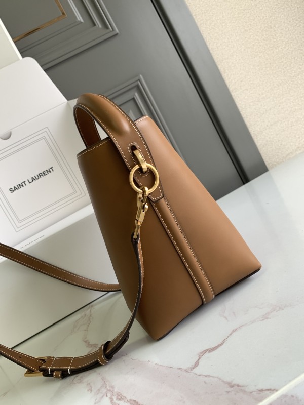 LE 37 Small in Shiny Leather(17*20*13cm)-057