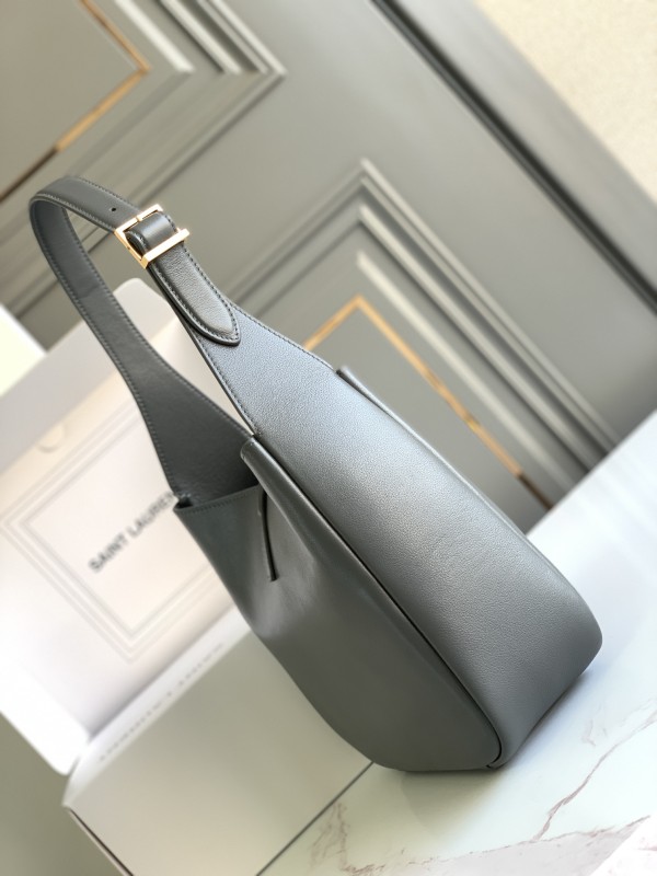 LE 5 À 7 Supple Small in Grained Leather(23*22*8.5cm)-057