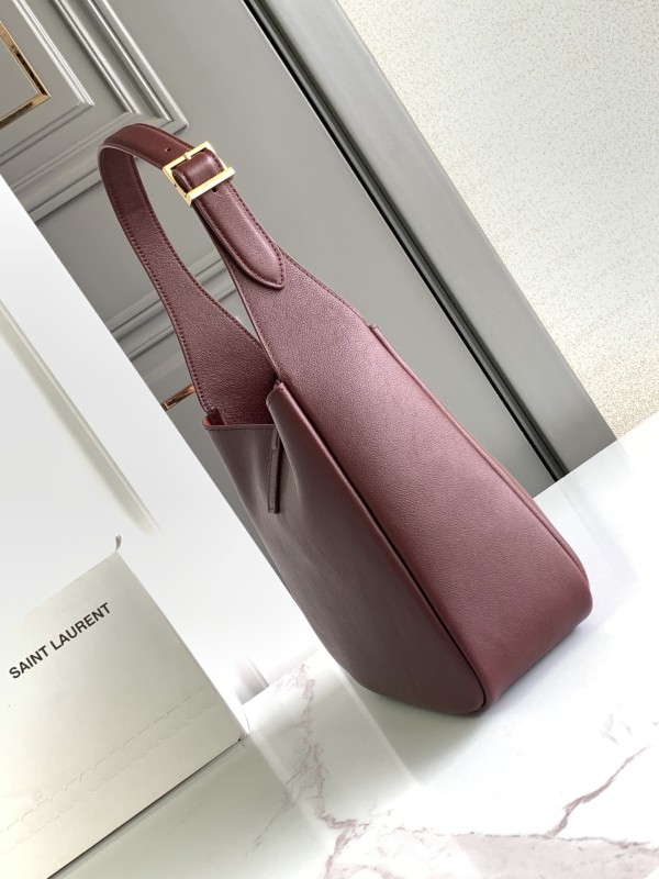 LE 5 À 7 Supple Small in Grained Leather(23*22*8.5cm)-057