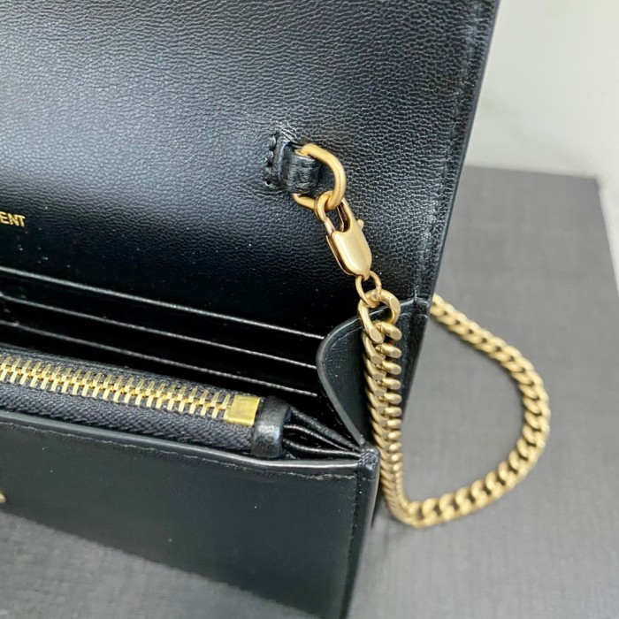 CASSANDRE Envelope Chain Wallet in Lambskin(19*12.5*3.5cm)-085